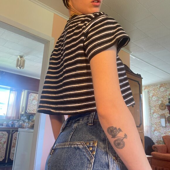 BDG black and white striped cropped grunge t shirt! - Picture 3 of 14